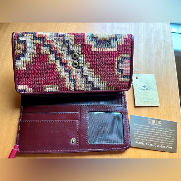 Peruvian Textile and Leather Wallet - Picture 3 of 5
